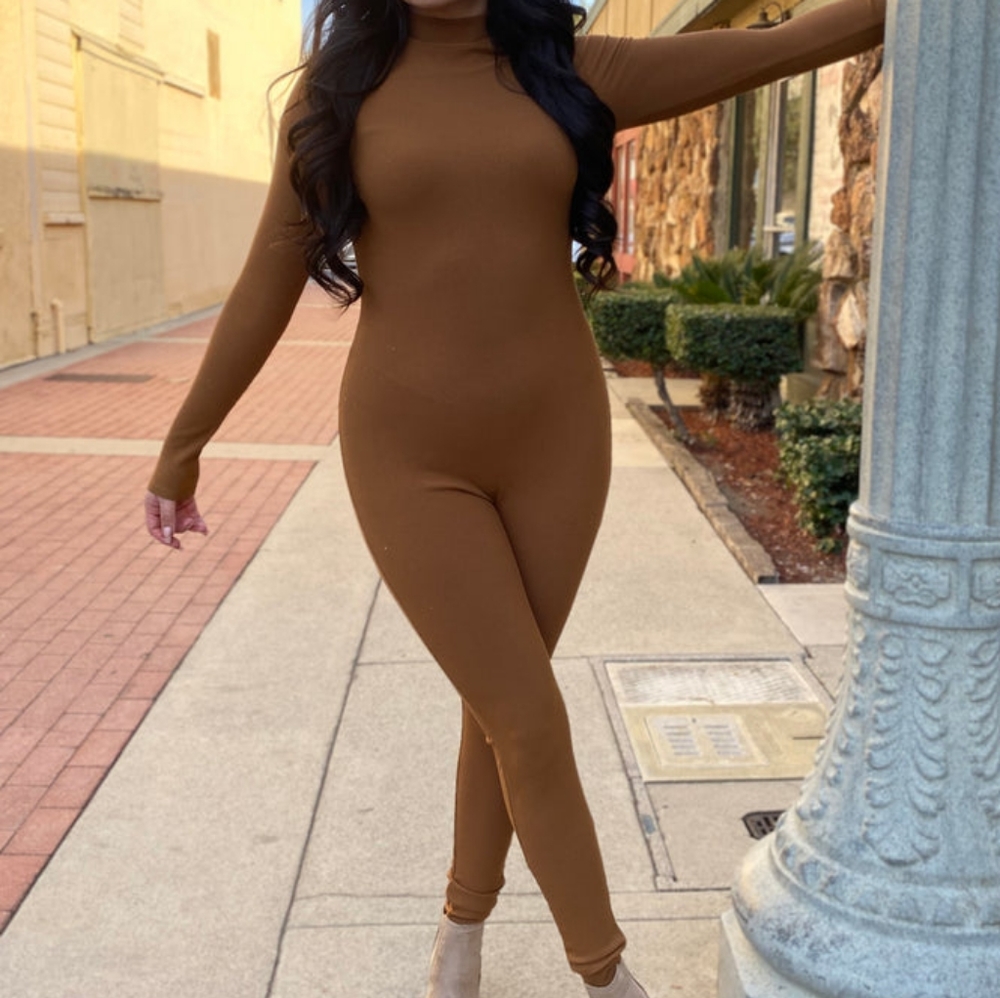 RIBBED LONG SLEEVE JUMPSUIT SMALL  BROWN